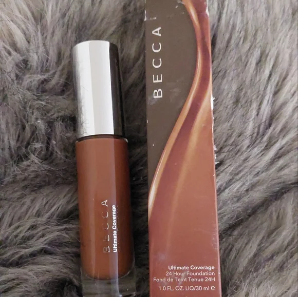 NEW BECCA ☆ ULTIMATE COVERAGE 24 HOUR FOUNDATION Cardamon 5W3